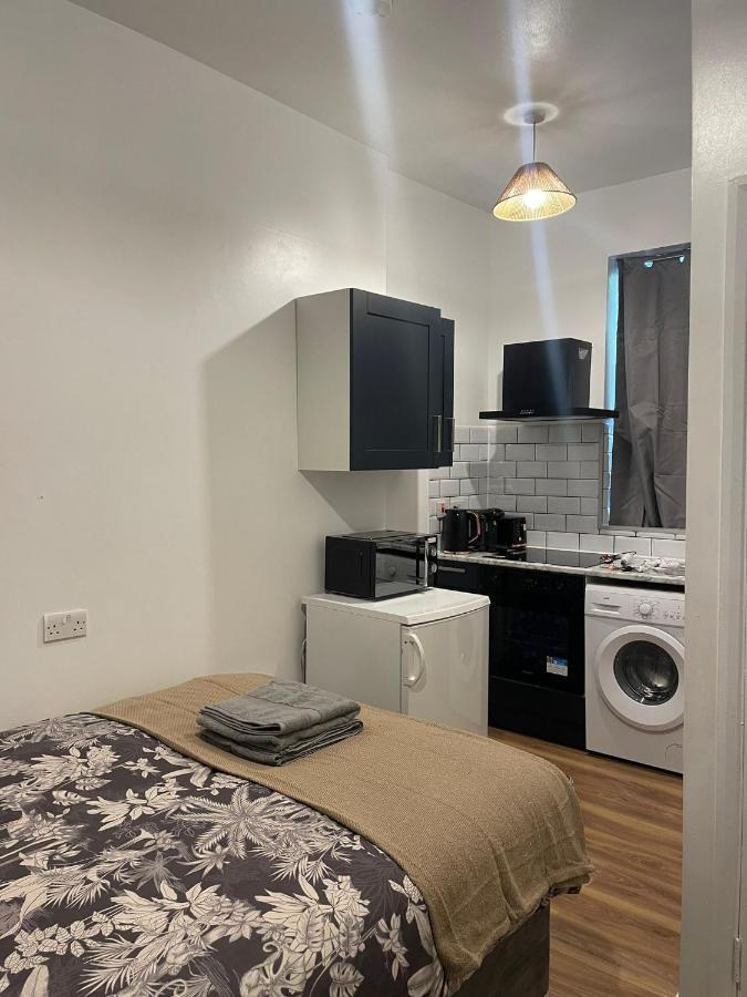 Wonderful Fully-Equipped Studio Near Central London 8 Buitenkant foto