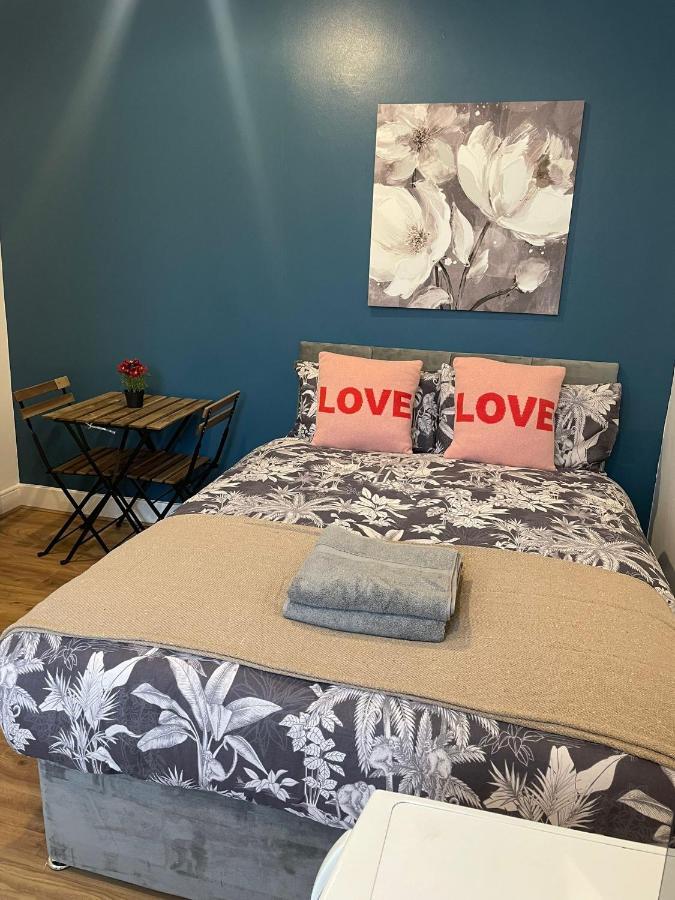 Wonderful Fully-Equipped Studio Near Central London 8 Buitenkant foto