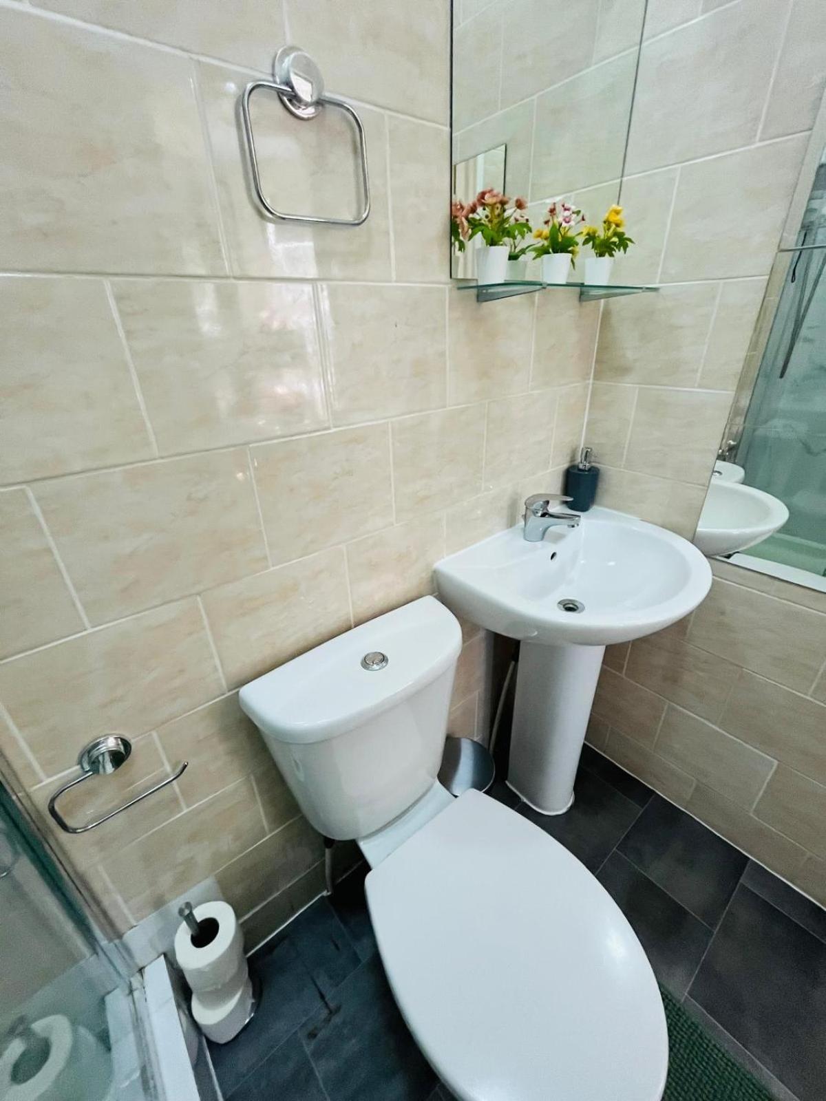 Wonderful Fully-Equipped Studio Near Central London 8 Buitenkant foto