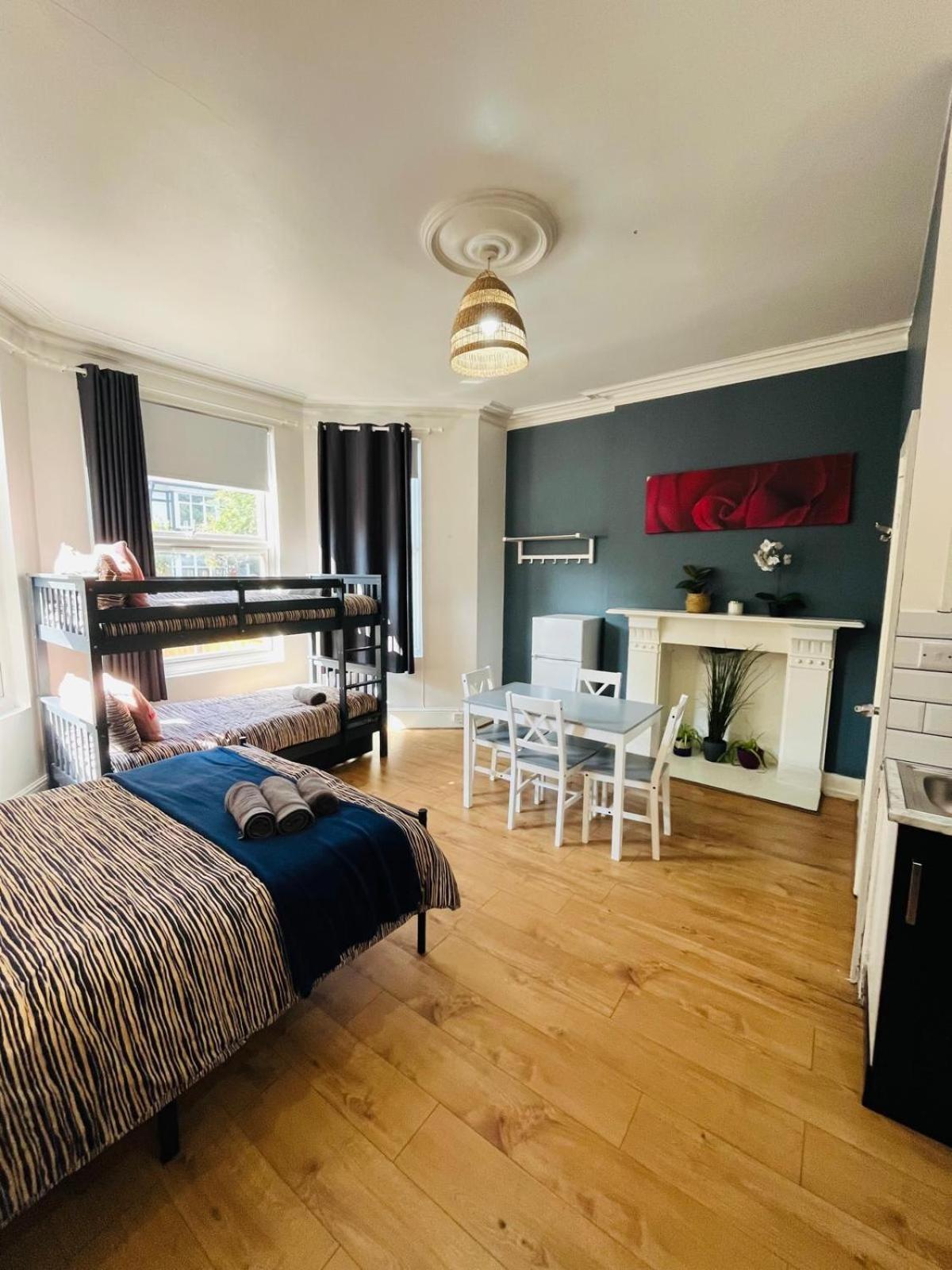 Wonderful Fully-Equipped Studio Near Central London 8 Buitenkant foto